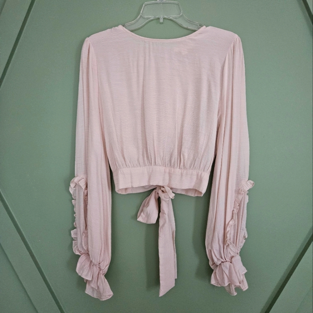 Adorable long sleeve crop with tie back